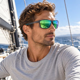 Red Bull Spect RAZE Sonnenbrille – Grau mit grünen Gläsern – Illustrationsfoto (KI)