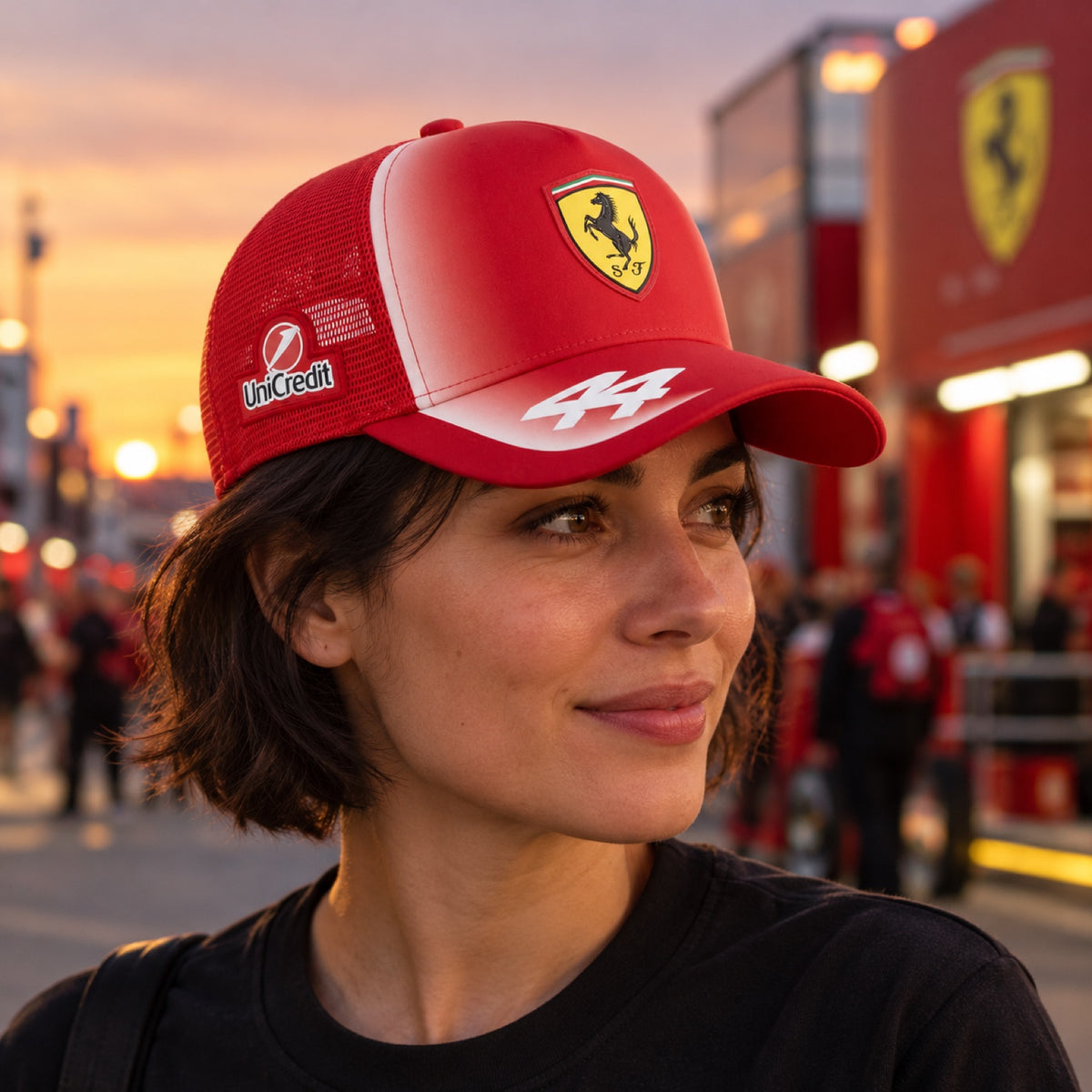 Lewis Hamilton Scuderia Ferrari F1 x Puma Mesh-Cap – Team Edition – Illustrationsfoto (KI)