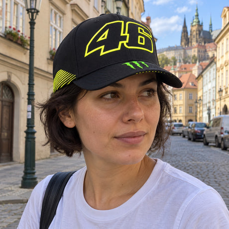 VR46 Valentino Rossi Cap – Black #46 – ilustrační foto 2 (AI)