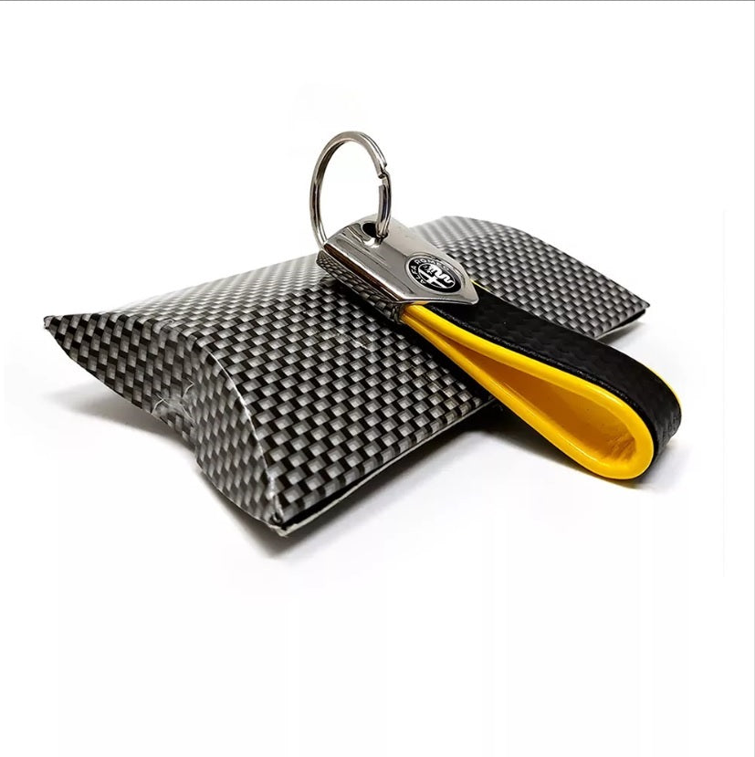 Alfa Romeo Schlüsselanhänger BAND Carbon gelb
