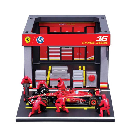 Modell Bburago Scuderia Ferrari F1 1:43 Charles Leclerc mit Boxenmodell