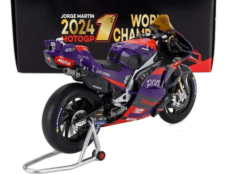 Modell NZG MotoGP - Ducati GP24 Jorge Martin im Maßstab 1:12 - World Champion Edition