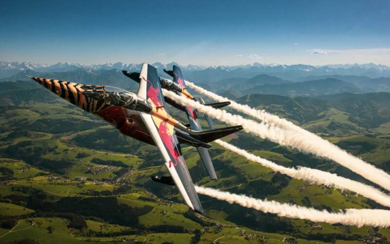 Red Bull The Flying Bulls Schlüsselanhänger – Alpha Jet