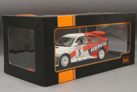 Modell IXO Ford Escort RS Rallye San Remo 1996 im Maßstab 1:24