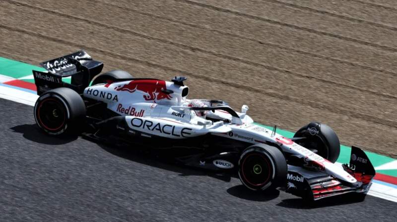 Model Red Bull F1 RB21 BBurago #1 Max Verstappen 2025 winner Japan GP